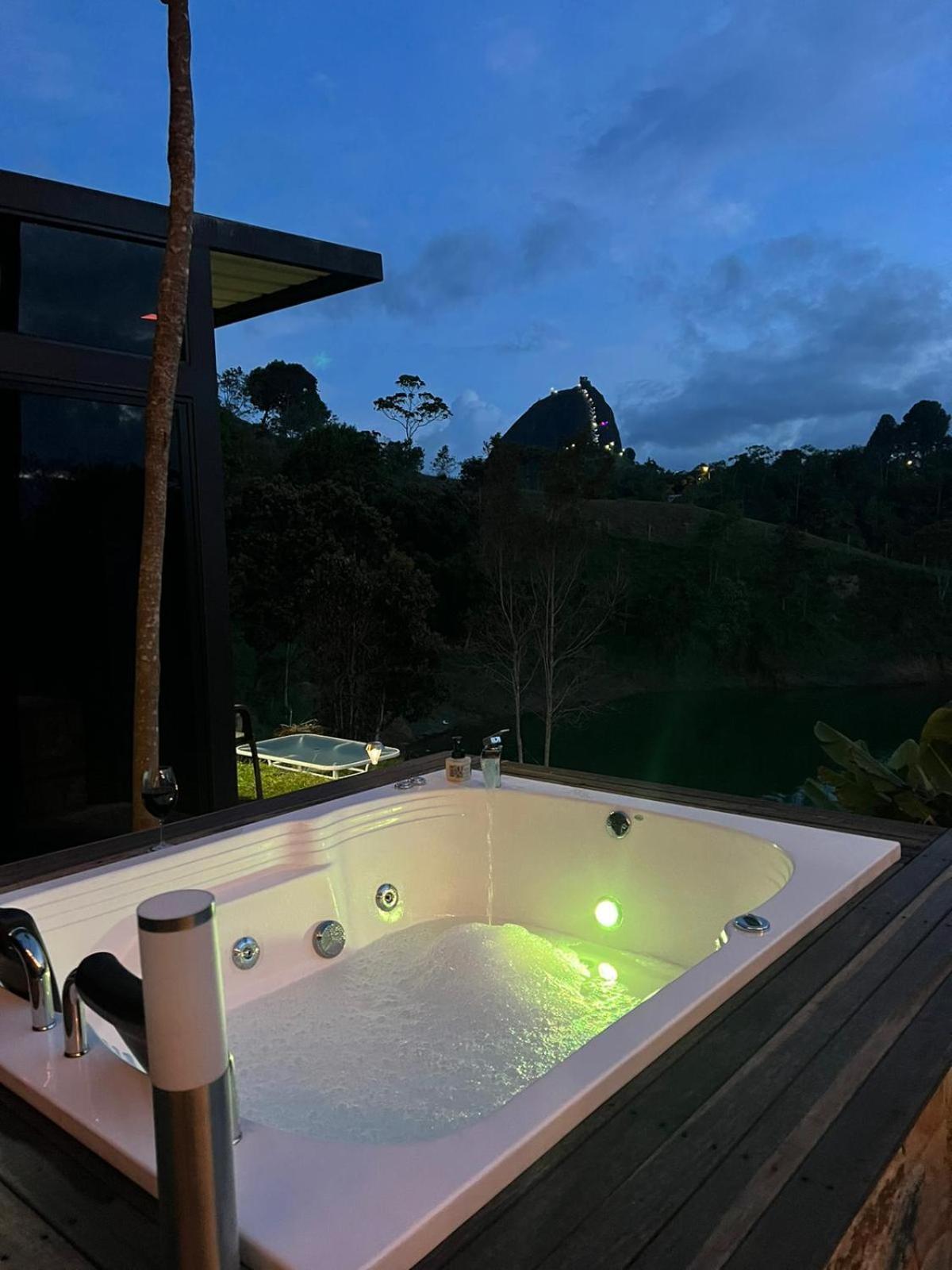 Cabana Privada Sin Prisa "Not Rush" Preciosa! Con Jacuzzi, Vista Y Acceso Directo Al Embalse, Vista A La Piedra , Deporte Acuatico Paddle Board And Breakfast Incluidos ! Imperdible Guatapé Extérieur photo
